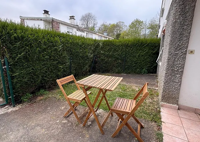 Appartement Avec Petit Jardin